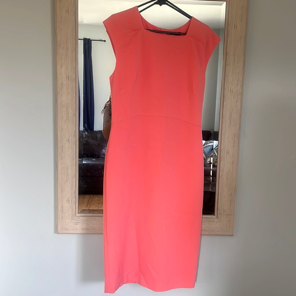 Gorgeous Banana Republic coral pink midi sheath dress